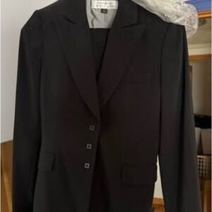 Tahari ASL Suit (pants)Size 2. Fabulous condition.